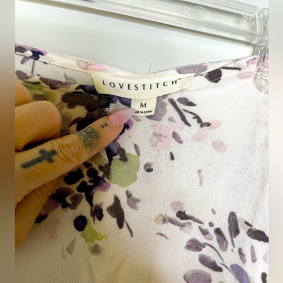 Beautiful wrap around flowing skirt by Love Stitch! Size Medium floral print - Picture 2 of 4